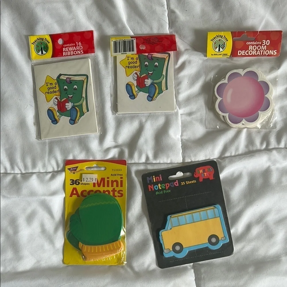 Teacher reward ribbons,  decorations, school bus, mini notepad set of five